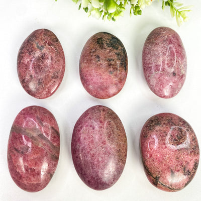Rhodonite palm stone