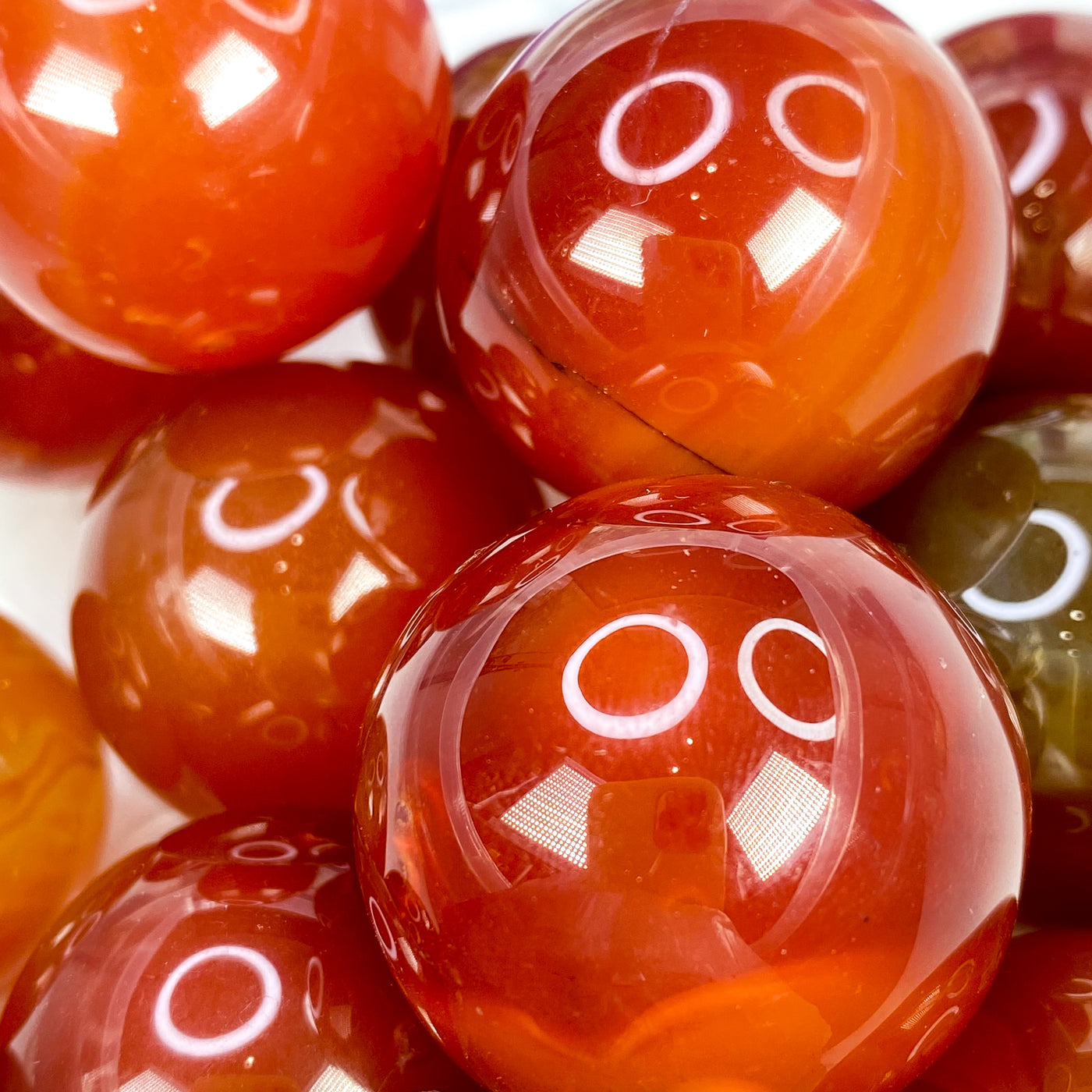 Carnelian spheres