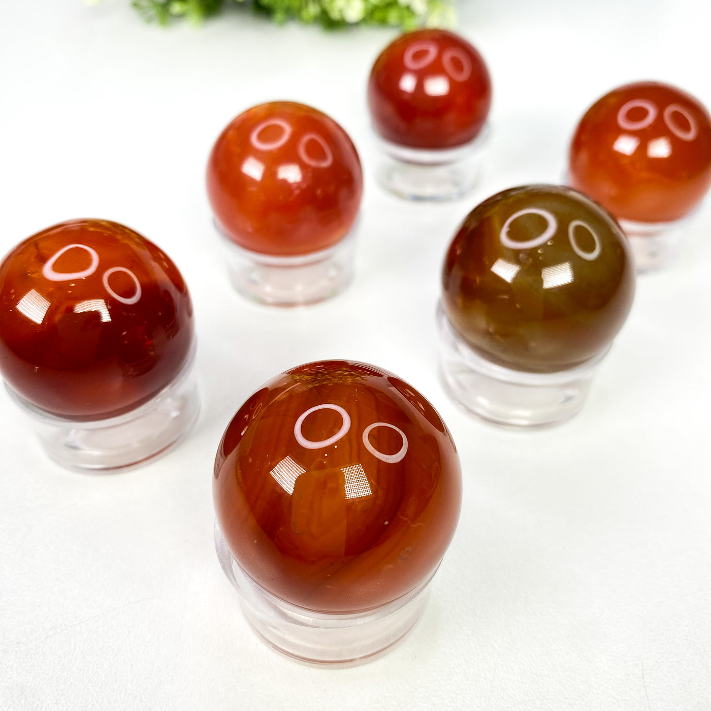 Carnelian spheres