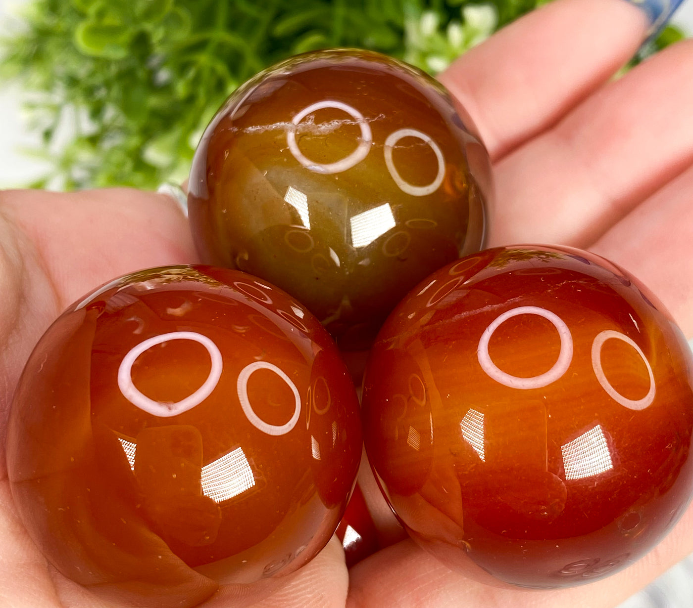 Carnelian spheres