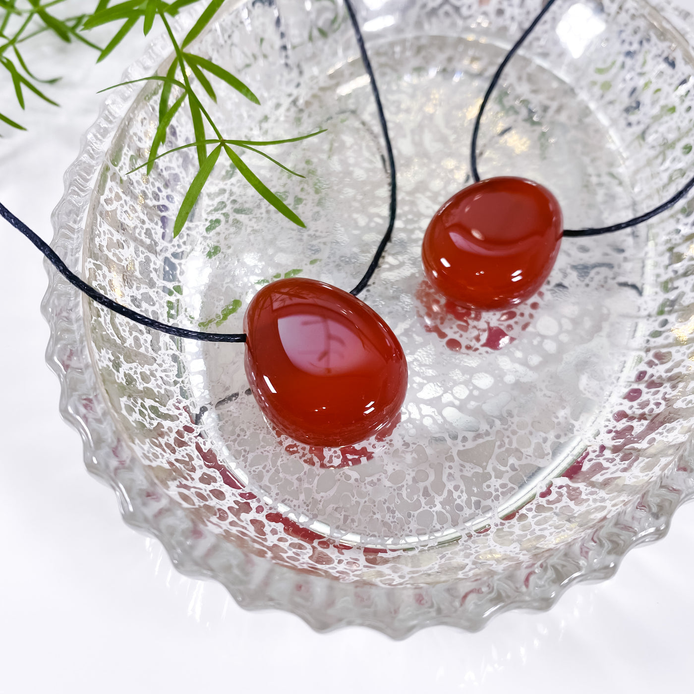 Hand-polished Carnelian Pendant for Self-belief