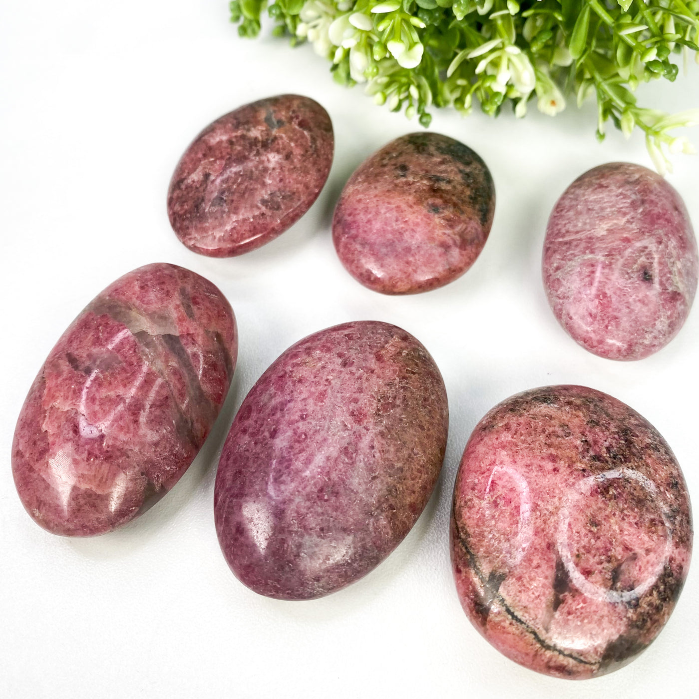Rhodonite palm stone