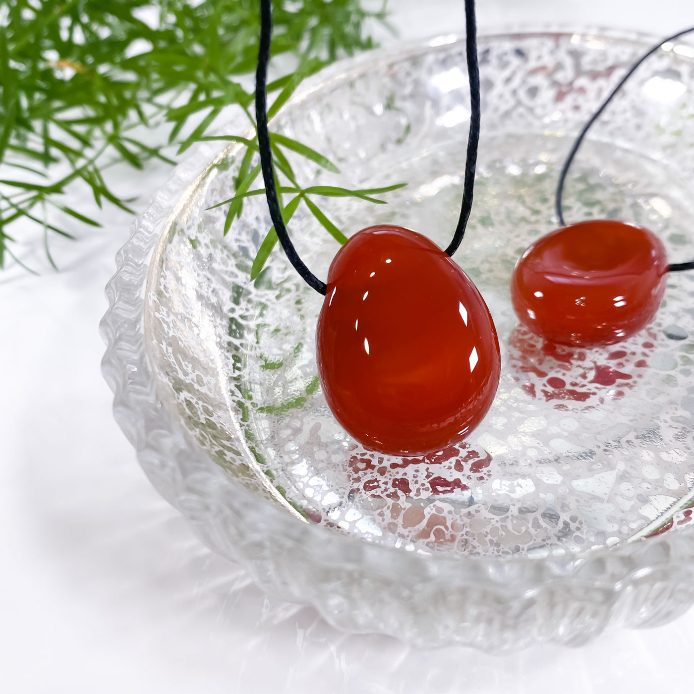 Hand-polished Carnelian Pendant for Self-belief